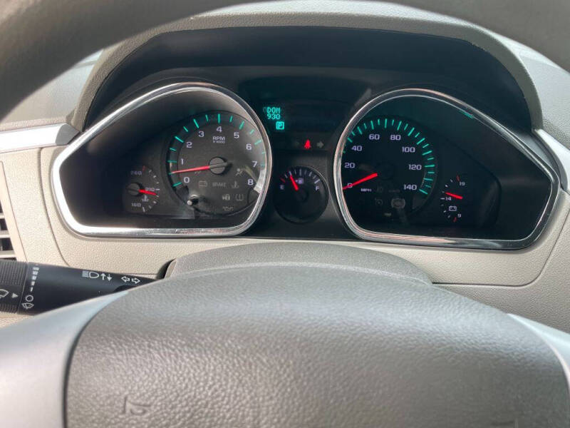 2011 Chevrolet Traverse LS