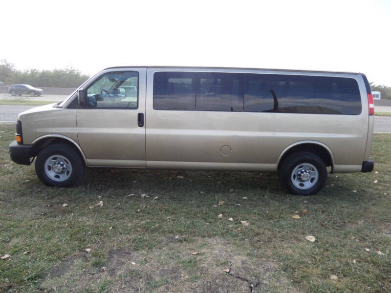 2013 Chevrolet Express Passenger for sale at AUTO FLEET REMARKETING, INC. in Van Alstyne TX