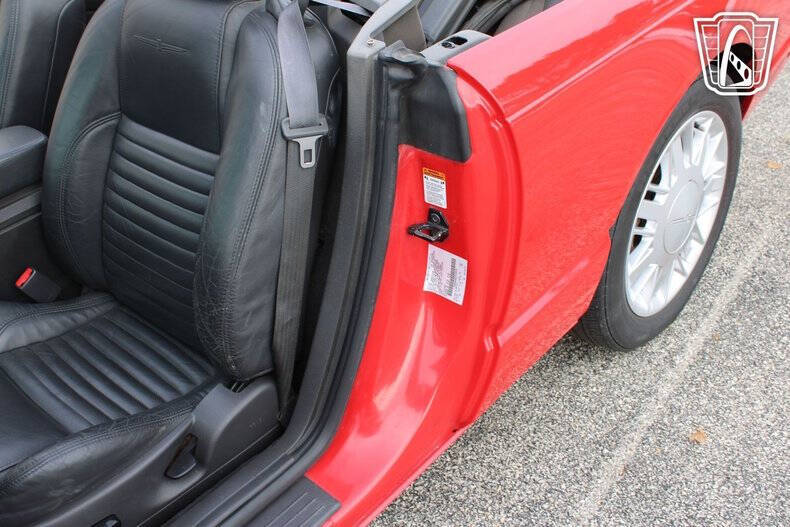 2002 Ford Thunderbird Deluxe