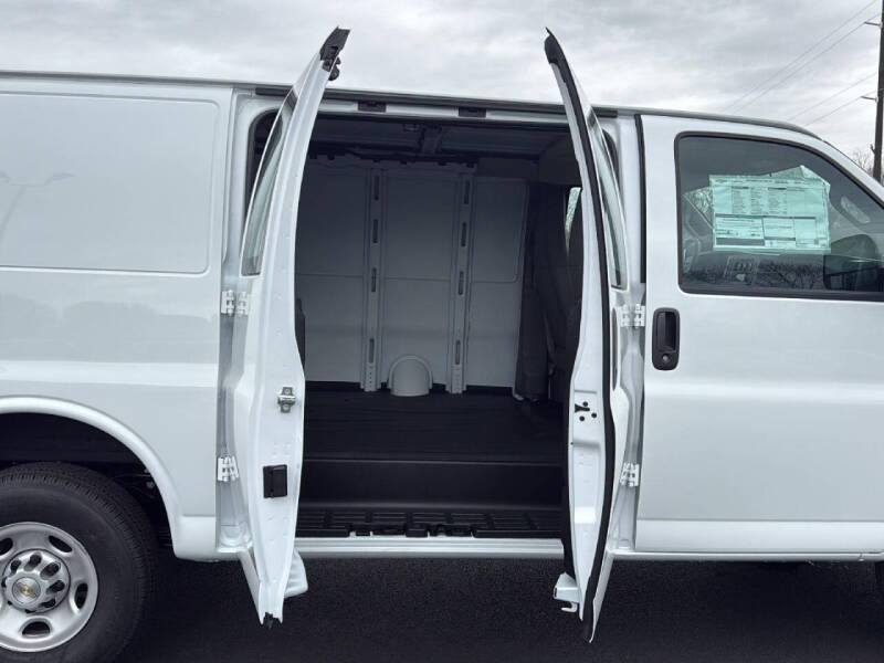 2024 Chevrolet Express 2500