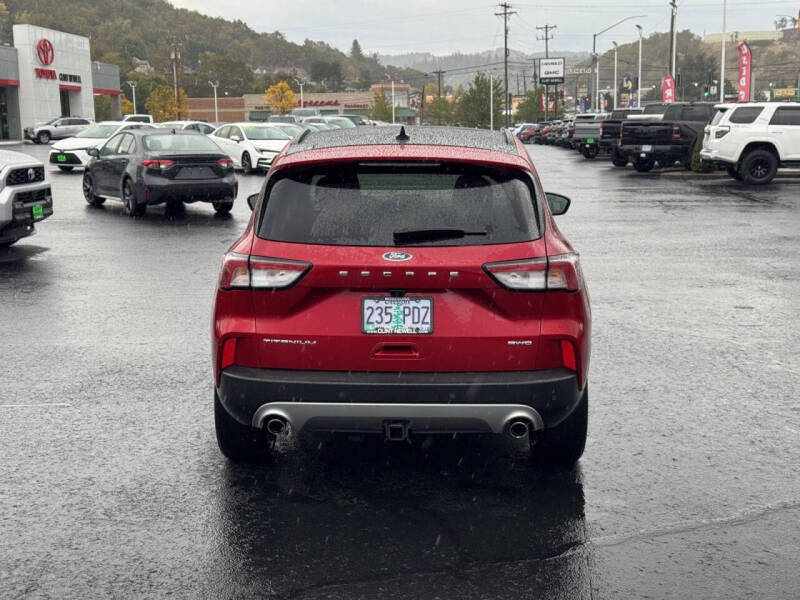 2022 Ford Escape Titanium