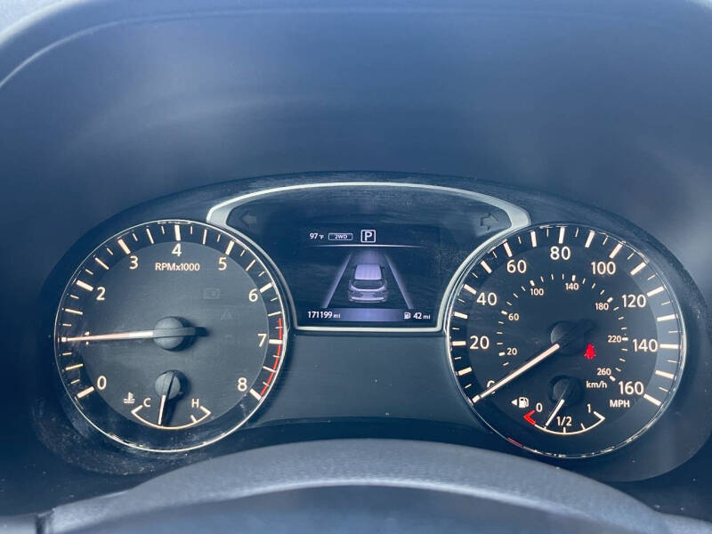 2016 Nissan Pathfinder SV