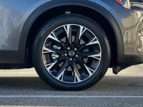 2024 Mazda CX-90 Plug-in Hybrid Premium