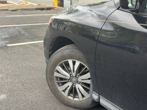 2017 Nissan Pathfinder S