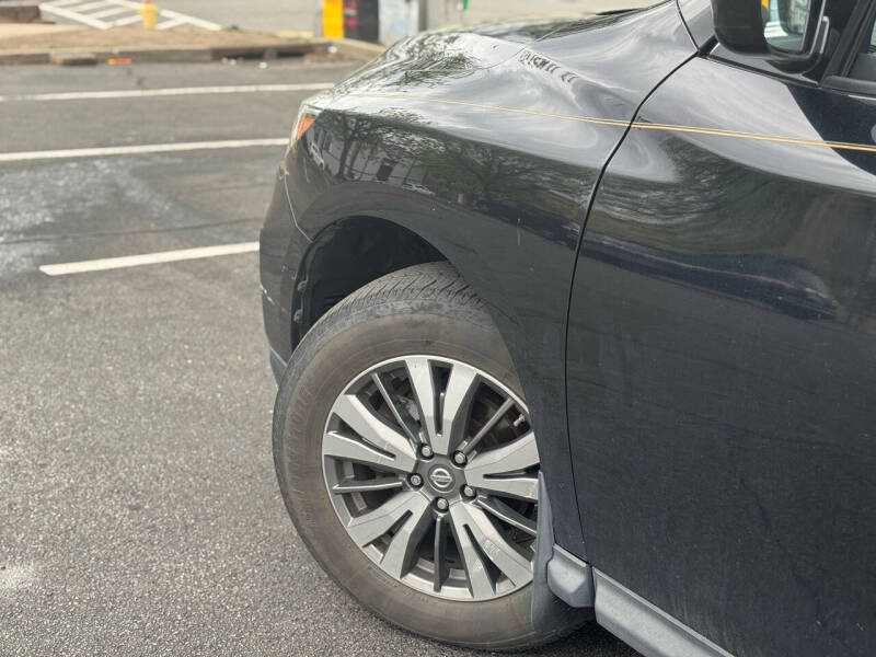 2017 Nissan Pathfinder S