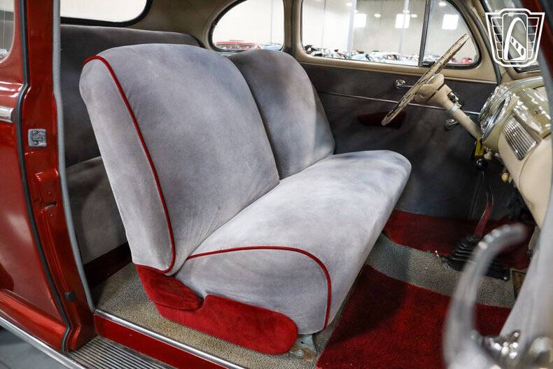 1947 Ford Deluxe