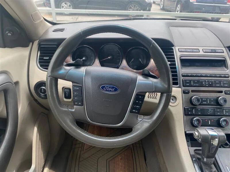 2010 Ford Taurus SEL