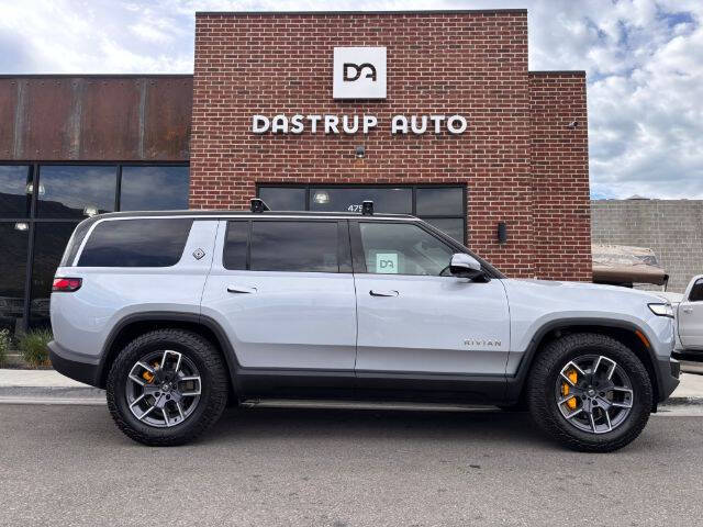 2024 Rivian R1S Adventure
