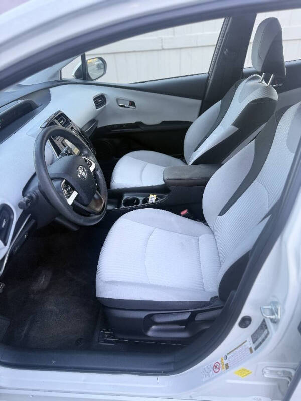 2016 Toyota Prius Two