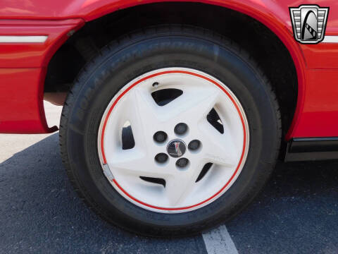 1992 Pontiac Sunbird SE