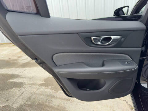 2024 Volvo S60 B5 Plus Black Edition