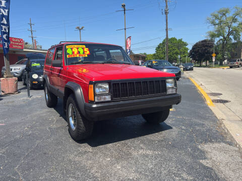 1996 Jeep Cherokee for sale at RON'S AUTO SALES INC in Cicero IL