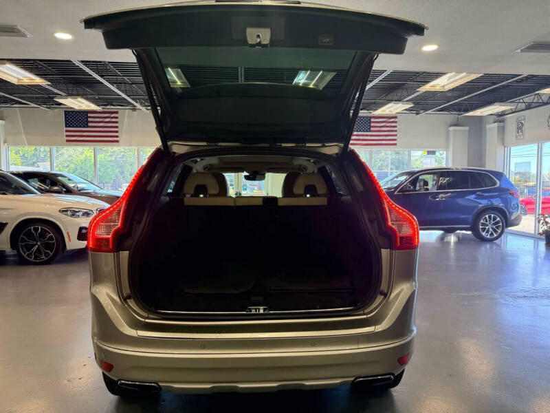 2016 Volvo XC60 T6 Drive-E