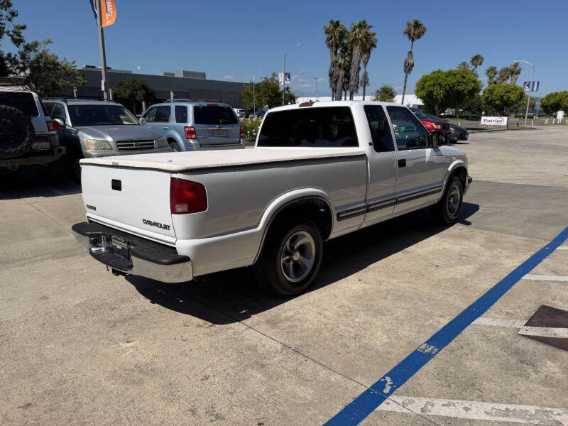 2000 Chevrolet S-10 LS