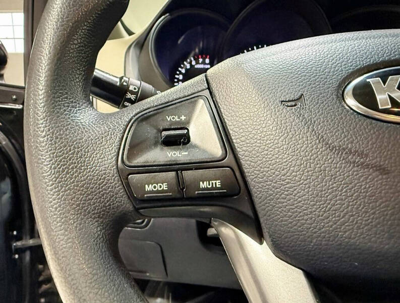 2015 Kia Rio 5-Door LX