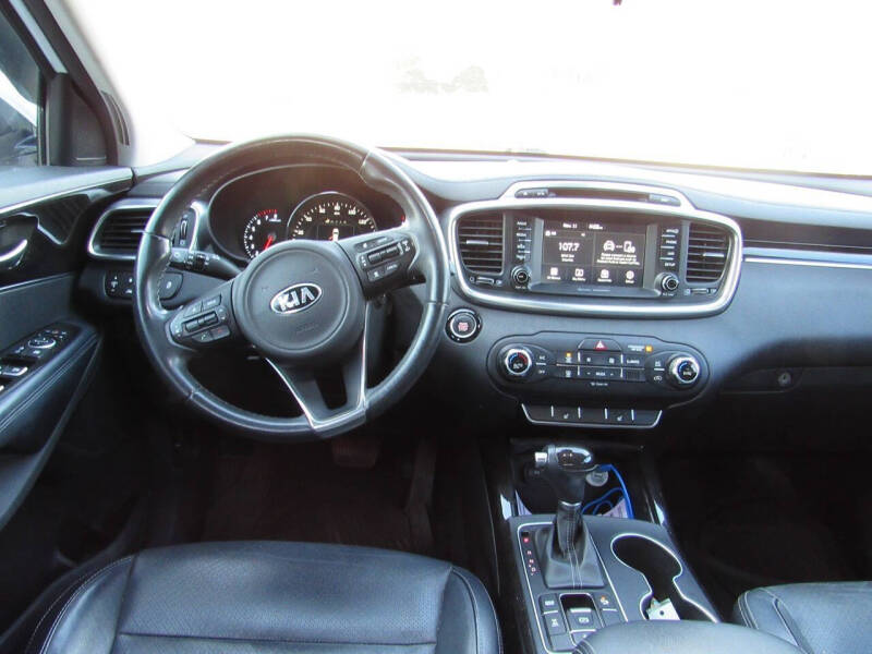 2018 Kia Sorento EX V6