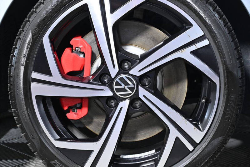 2025 Volkswagen Golf GTI SE