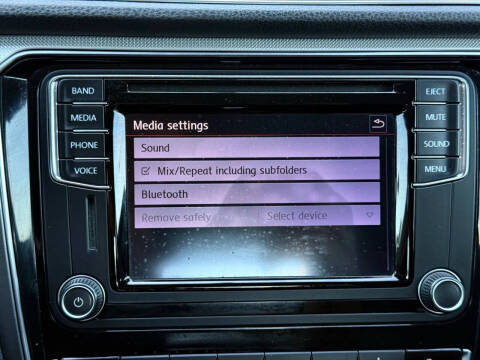 2017 Volkswagen Passat 1.8T R-Line