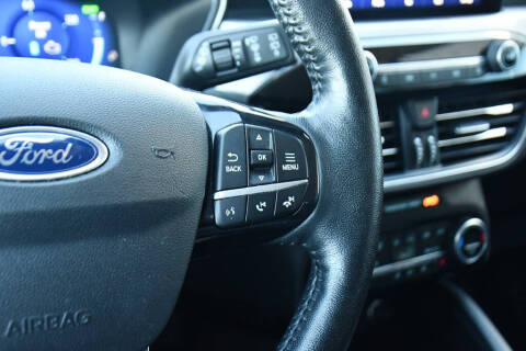 2021 Ford Escape Hybrid Titanium