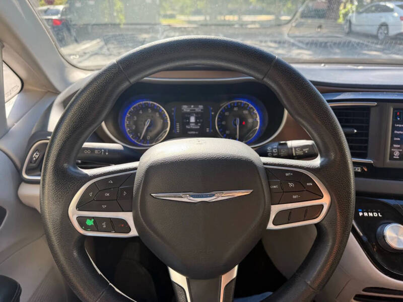 2020 Chrysler Voyager LXi