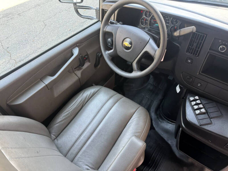 2017 Chevrolet 3500 Express