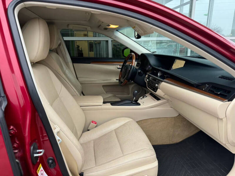 2014 Lexus ES 300h