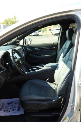 2022 Buick Enclave Essence