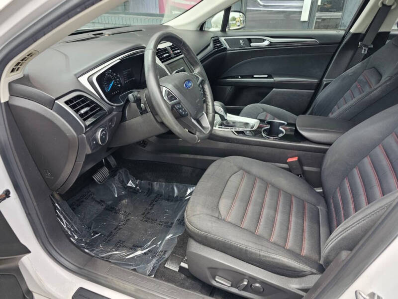 2016 Ford Fusion SE