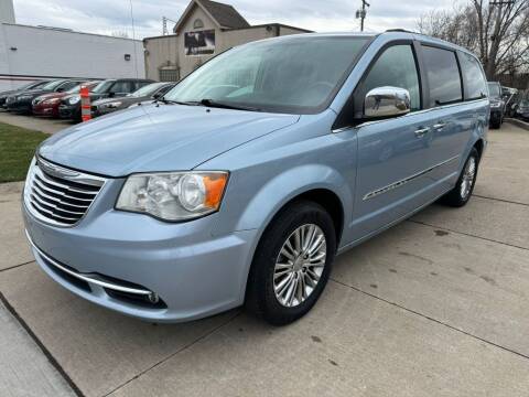 2013 Chrysler Town and Country for sale at Auto 4 wholesale LLC in Parma OH