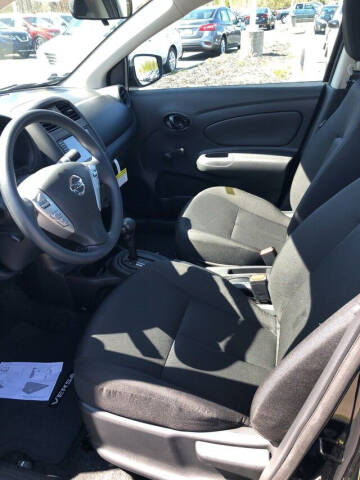 2019 Nissan Versa S Plus
