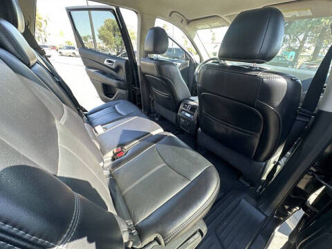 2020 Nissan Pathfinder SL