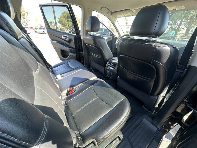 2020 Nissan Pathfinder SL