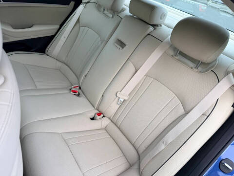 2017 Genesis G80