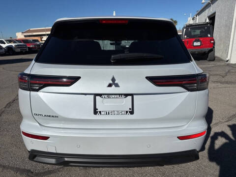 2025 Mitsubishi Outlander ES