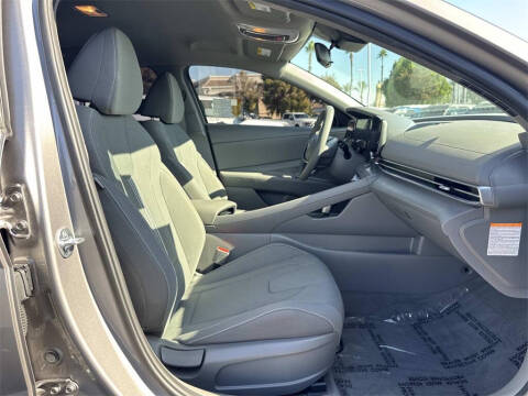 2024 Hyundai Elantra Hybrid Blue