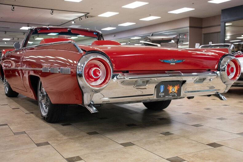 1962 Ford Thunderbird
