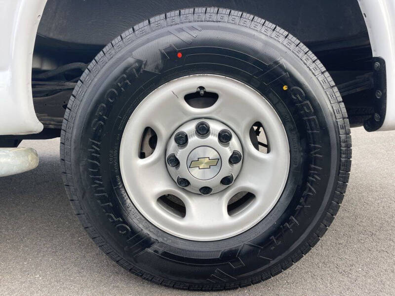 2023 Chevrolet Express 2500