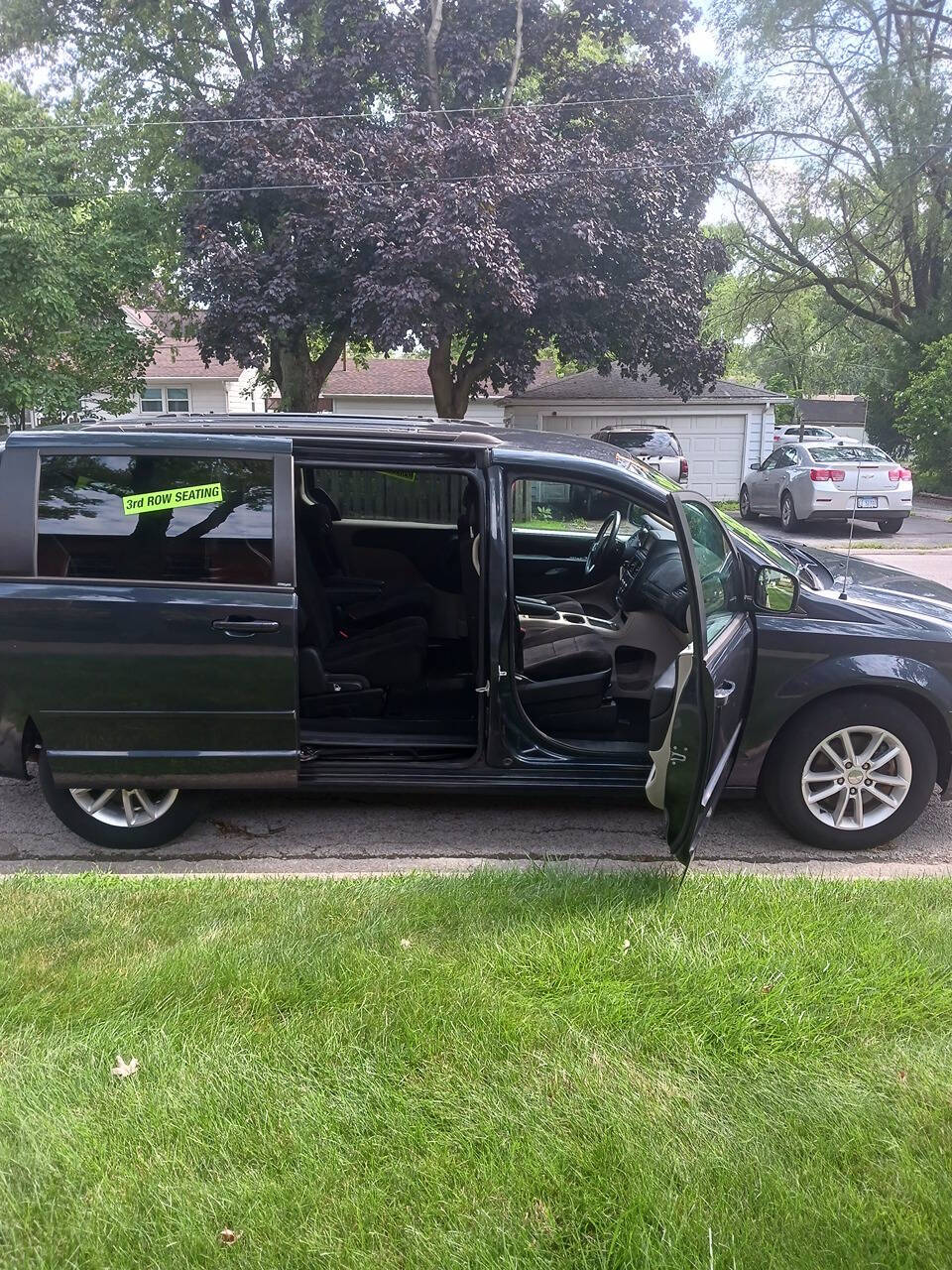 2013 Dodge Grand Caravan for sale at LB's Discount Auto Sales in Steger, IL