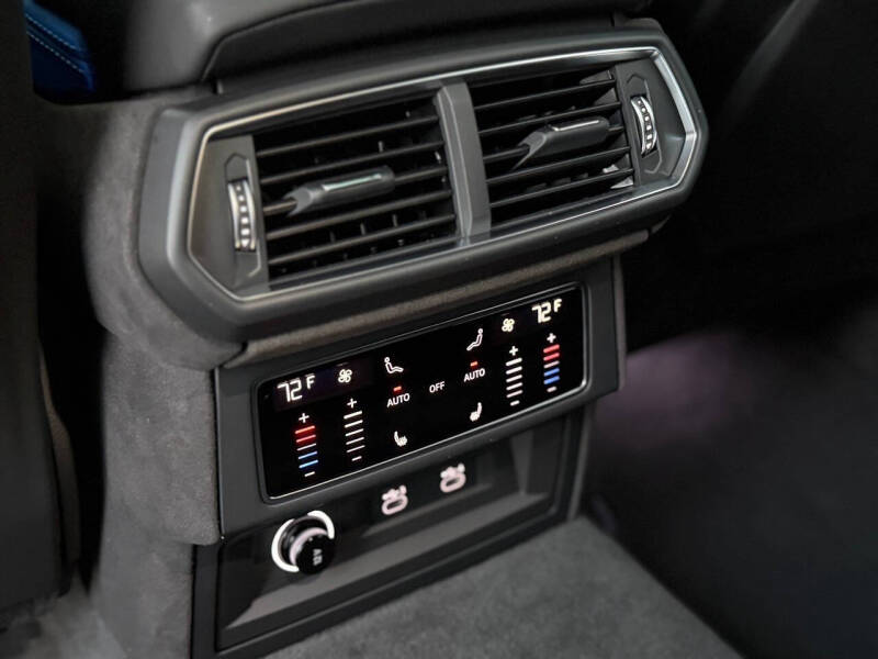 2025 Lamborghini Urus SE