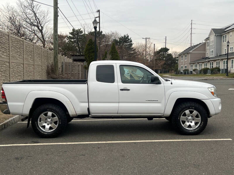 2011 Toyota Tacoma Base photo 6