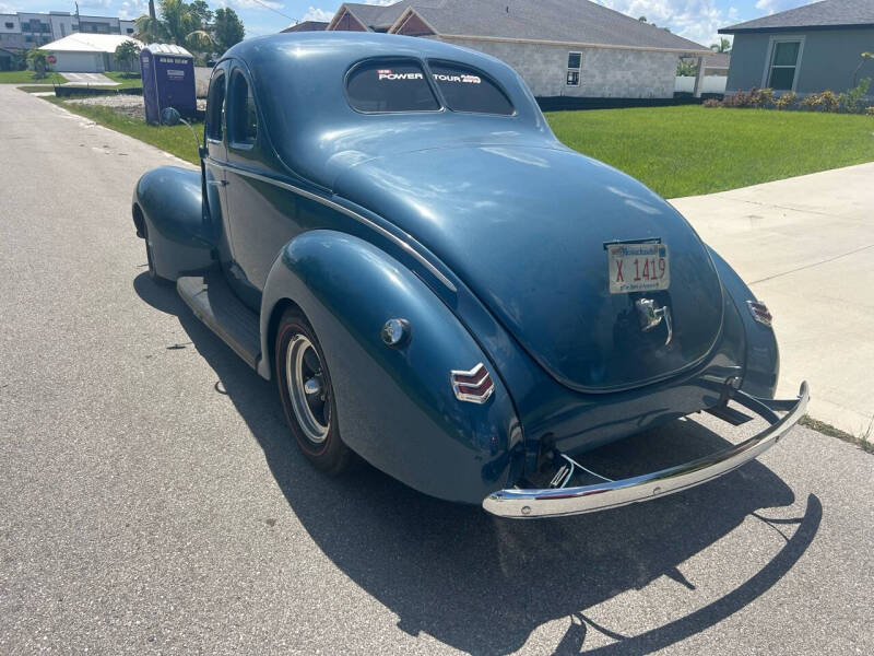 1940 Ford Deluxe