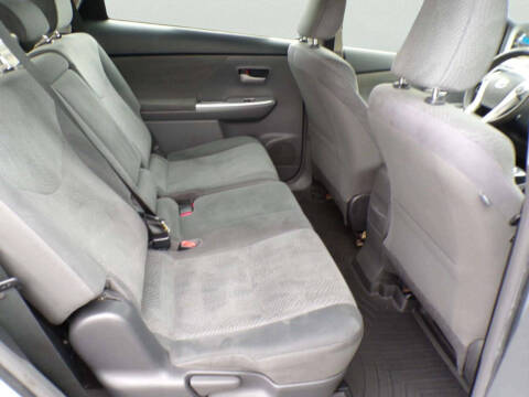 2013 Toyota Prius v Five