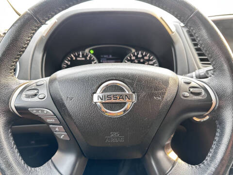 2018 Nissan Pathfinder SV