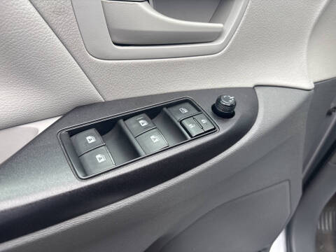 2017 Toyota Sienna L 7-Passenger