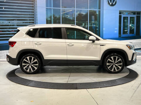 2023 Volkswagen Taos SE 4Motion