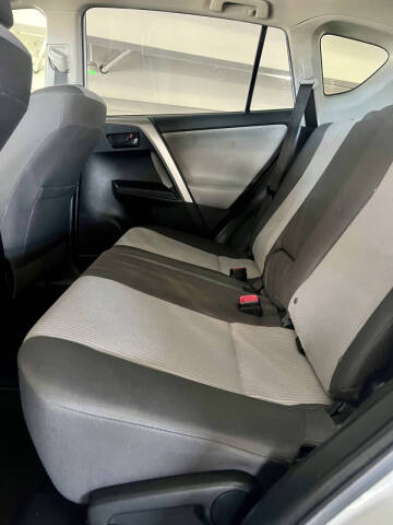 2014 Toyota RAV4 LE