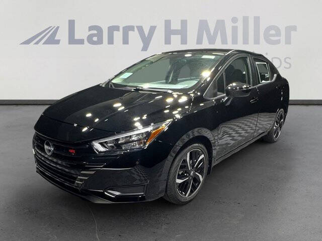 2025 Nissan Versa SR