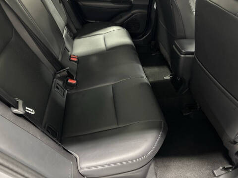 2025 Toyota Prius XLE