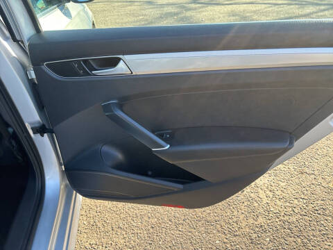 2016 Volkswagen Passat 1.8T R-Line