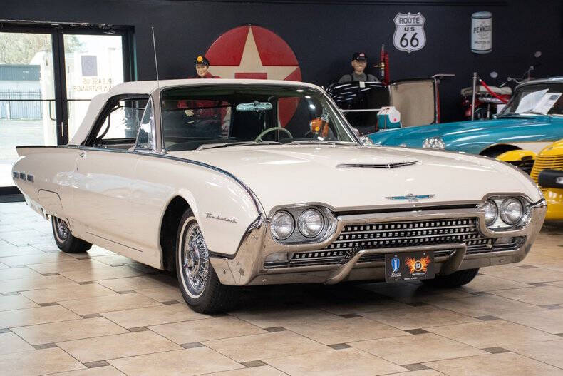 1962 Ford Thunderbird